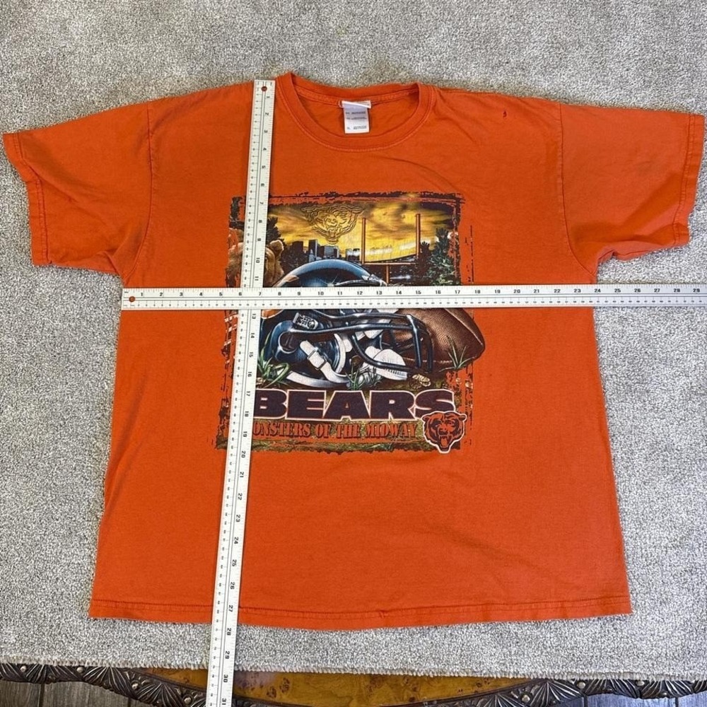 Vintage Retro Chicago Bears T-Shirt Helmet Graphic NFL - Picture 4 of 6
